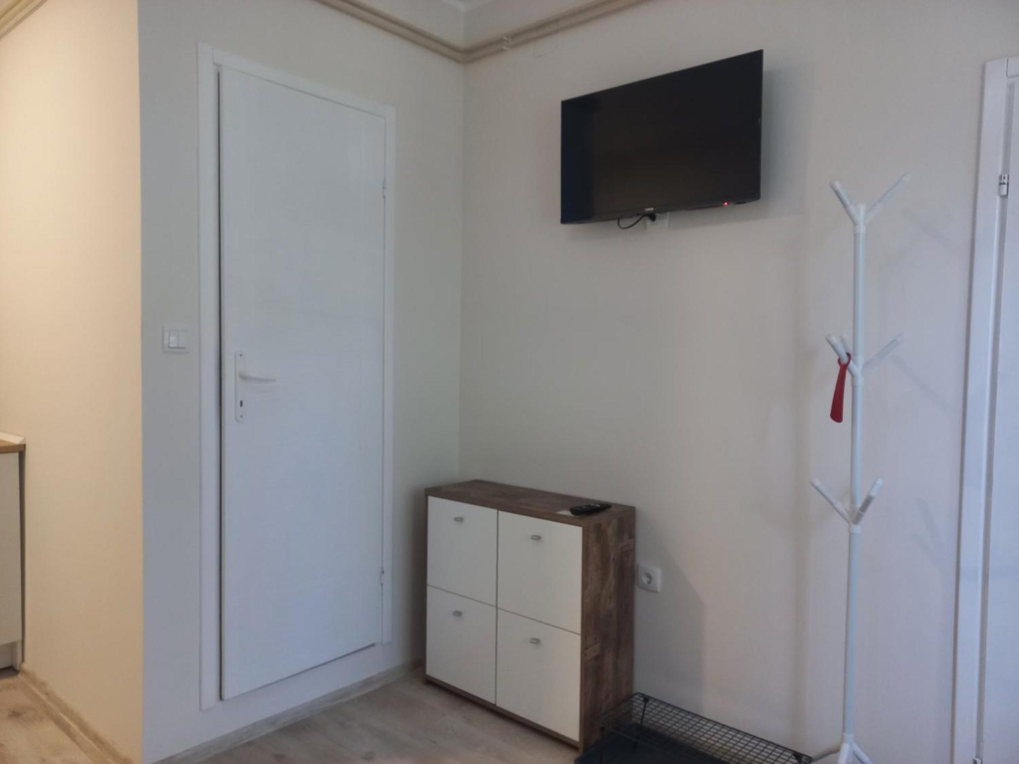 Kod Velikih Tuja Apartment Melenci Bagian luar foto